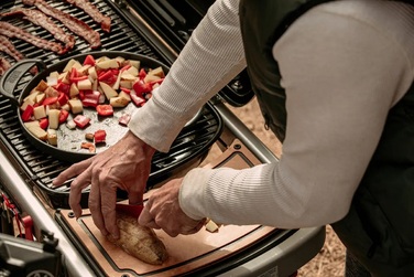 Газовый гриль Weber Traveler LP Stealth, черный 9013075 Код: 010897