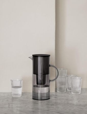 Фільтр-глечик для води з картриджами фільтром 2 л сірий STELTON