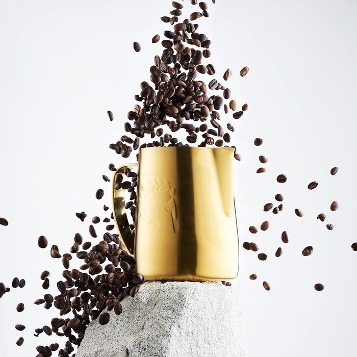Глечик для молока Barista Legends з нержавіючої сталі 350 мл зі спеціальним носиком для лате-арту - Глечик для спінювання молока з високим глянцевим покриттям - Глечик для молока Barista з нержавіючої сталі - Аксесуари Barista (Ares Gold)