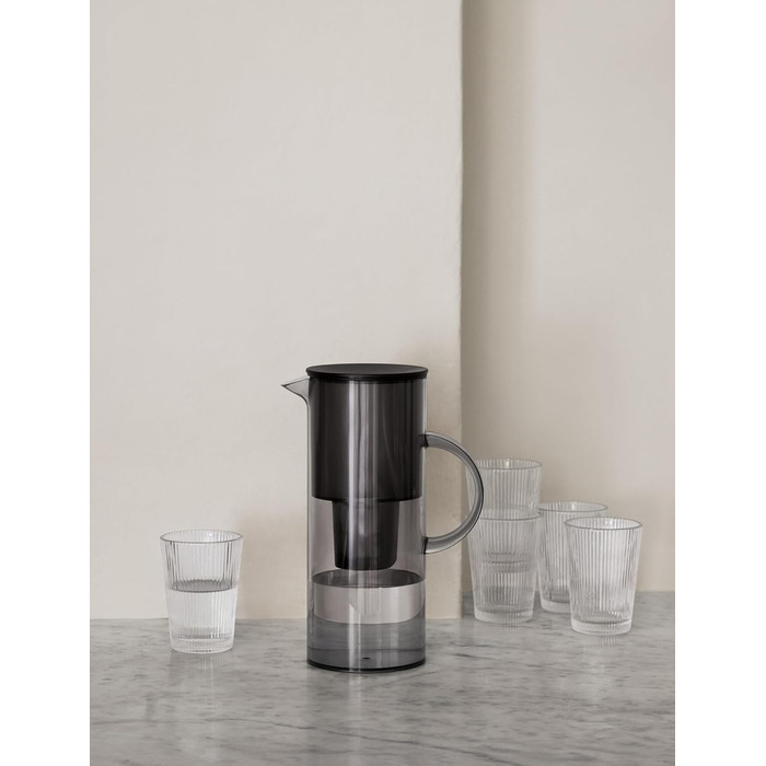 Фільтр-глечик для води з картриджами фільтром 2 л сірий STELTON