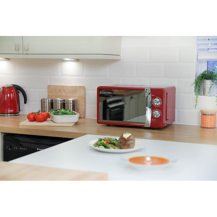 Мікрохвильова піч 17 л, 700 Вт, червоний RHMM701R Russell Hobbs