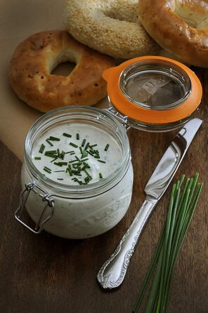 Стеклянная банка для хранения 0,5 л с зажимом Kilner