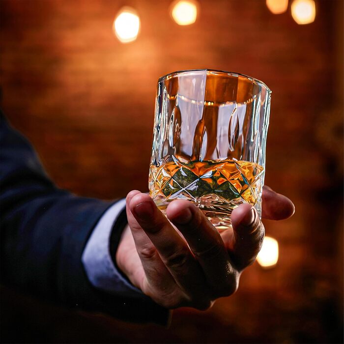 Подарочный набор для виски 700 мл, 2 бокала, 8 камней Whisiskey